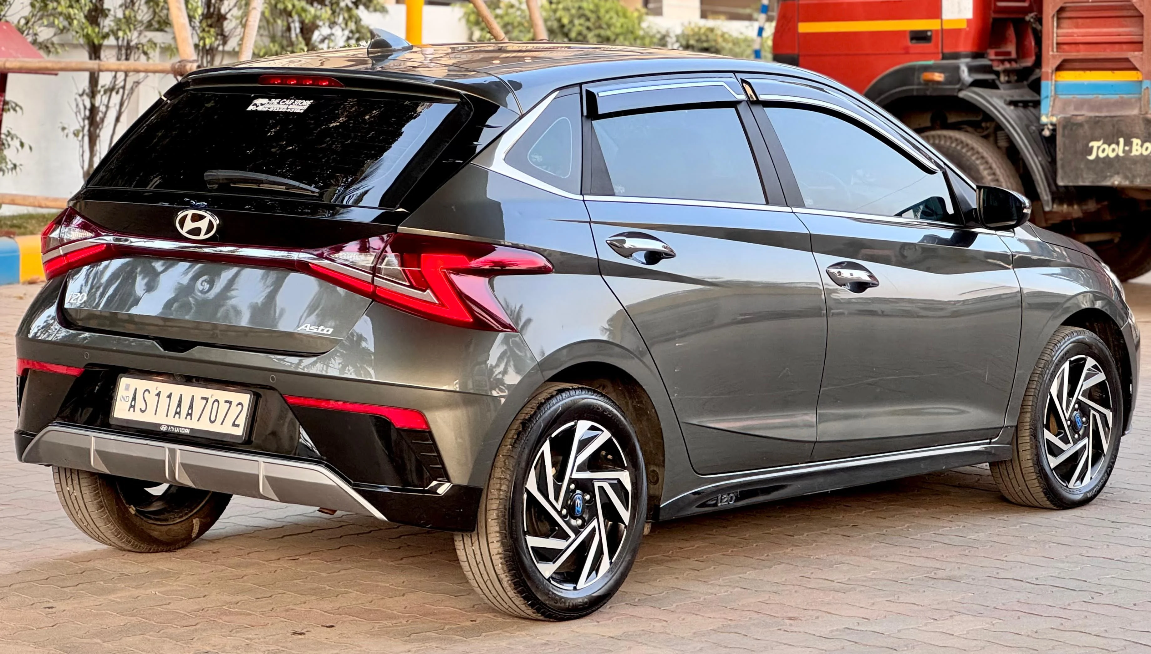 Hyundai i20 - Thumbnail 3